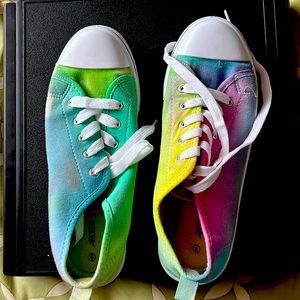 Size 9 women’s shoes barely worn